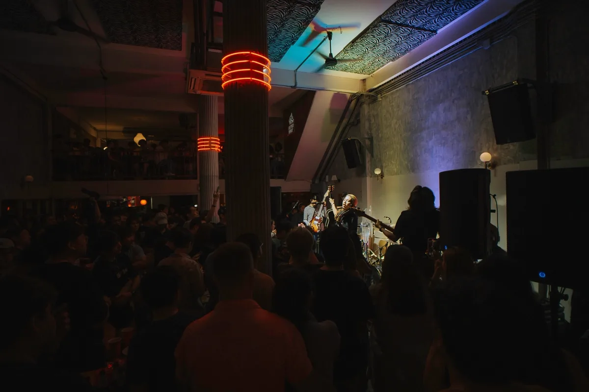 Photo 26 of 48 — Manutsawee (มนัสวีร์) live folk-rock at LATE NIGHT TALKING MUSIC BAR Chiang Mai